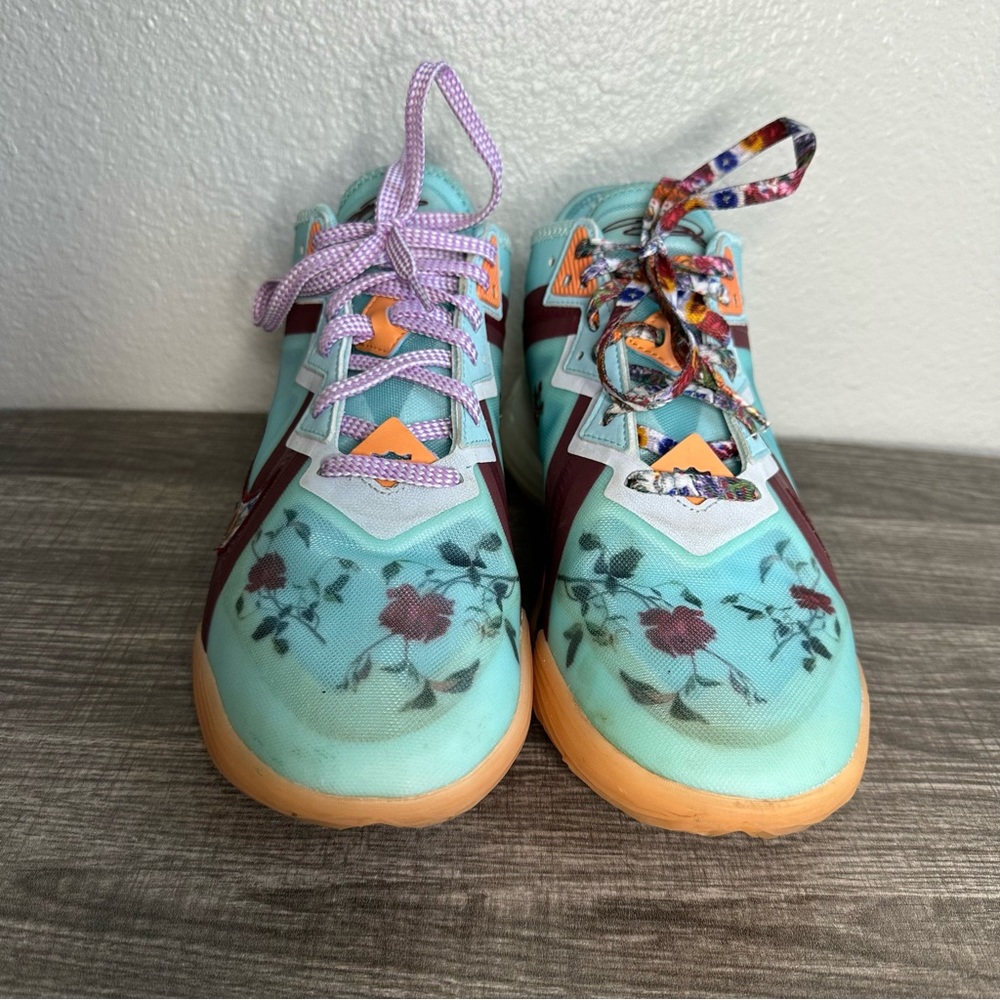 Nike Lebron 18 Low x Mimi Plange 'Daughters' Blue Floral Men’s 9.5 Womens 11 - Picture 6 of 14